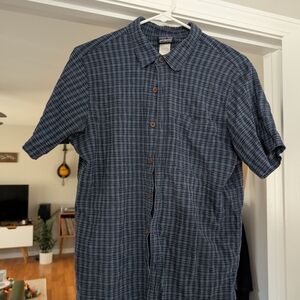 Patagonia Men's Navy & Blue Plaid Short Sleeve Casual Button Down AC Shirt